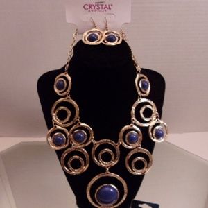 NWT CRYSTAL AVENUE NECKLACE EARRINGS & NU FREEDOM